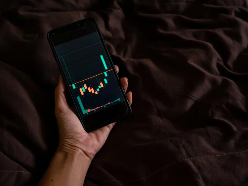 Keep Personal Details Out of Search Results With These Helpful Tips 10 stock trading phone screen